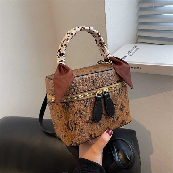 2023 sacs magasins de dédouanement visage doux cosmétique femme nouvelle mode polyvalent une épaule Messenger petit sac portable coréen carré