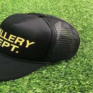 2023 Ball Caps Gp Trucker Hoed Casual Belettering Galleryes Gebogen Dept Brim Baseball Cap Heren Dames Letters Afdrukken Hoeden 2JNFO