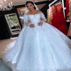 2023 robe de bal robes de mariée illusion épaule luxe dubaï arabie paillettes grande taille dentelle appliques perles de cristal fleurs robes de soirée de mariée robe de mariage