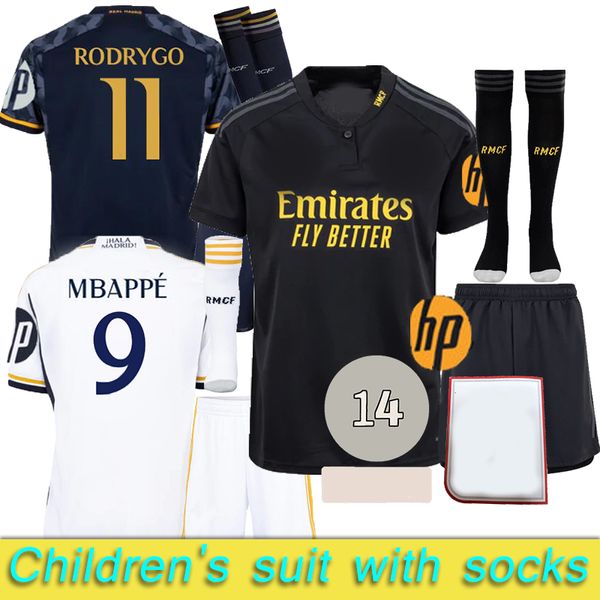 2023 Bellingham Finals Soccer Jerseys 23 24 Maillot de football Camavinga Alaba Modric Valverde Quatrième Camiseta Hommes Uniformes Real Madrid Costume pour enfants avec chaussettes