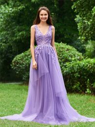 2023 Bestidos de gala Una línea de encaje lila Apliques Vestido de noche Cuello en V Ocasión especial Fiesta formal Vestidos largos de baile