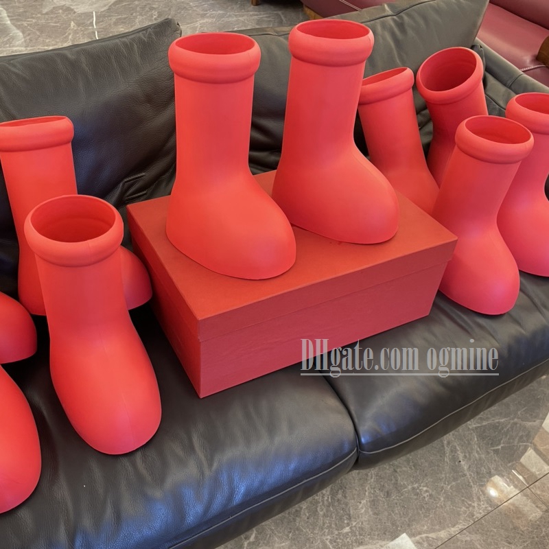 2023 grosse botte rouge Hommes Femmes Designer mschf Fond épais en caoutchouc plat Plate-forme Rain Bootie surdimensionné Rainboots bottes grande taille chaussures bottillons mode AstroBoy 35-45 chaud