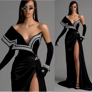 2023 Noir Longue Sirène Robes De Soirée Porter Velours Hors Épaule Plus La Taille Perles Perles Haut Côté Split Formelle Robes De Soirée Robe De Bal Vestios