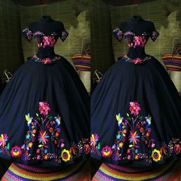 2023 Zwarte Quinceanera Jurken Uit De Schouder Mexicaanse Geborduurde Charro Sweet 16 Jurk Baljurken Satijn Vintage281G