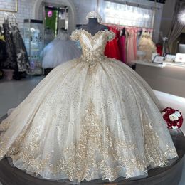 2023 Bling Quinceanera Dresses Ball Jurk Off Shoulder Lace Appliques Crystal Beads Linged Champagne Sweet 16 Vestido de 15 Anos Formele feest Prom avondjurken