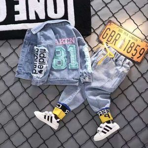 2023 Veste de vêtements de tenue de printemps en jean pour garçons bébé ensemble deux pièces pour enfants tenues l2405