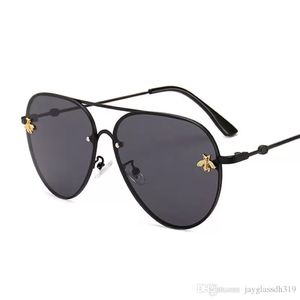 2023 Brand Design Sunglasses Femme Designer Men de bonne qualité Métal Métal Verres de soleil Vintage Femelle masculine UV400 248K