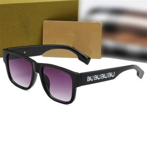 2023 Brand Design Sunglasses Femme Designer Men de bonne qualité Métal de mode Métal de verre surdimensionné 3lb8
