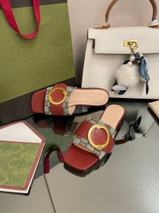 2023 zapatillas de diseñador de marca para mujer, sandalias cómodas informales de cuero versátiles a la moda plana de verano, chanclas talla 35-41