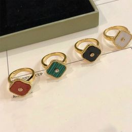2023 Brand Fashion Crystal Solitaire Ring Vrouwelijke charm titanium stalen band diamant klaver ring 18k gouden designerring