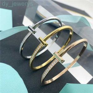 2023 Merk Luxe Crystal T Armband Paar Mode Enkele Rij Half Diamond Titanium Stalen Armband Hoge Kwaliteit Designer Armband