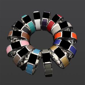 2023 Tout nouveau bracelet de manchette en argent de 18 mm de large Bracelet de créateur de couple de mode européenne pour hommes et femmes Bracelets en acier inoxydable de haute qualité Bijoux