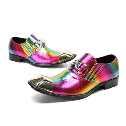 2023 Britse stijl kleurrijke puntige teen prom schoenen originele slip op nachtclub feestschoenen mode lederen mannen avondschoenen