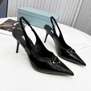 2023 Casual Chaussures Femmes Brossé En Cuir Slingback Pompes Chaussures À Talons Hauts Bout Pointu Pompes Lady Talons Sandales De Mariage De Mode Partie nouvelle mode de haute qualité