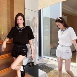 2023 Chan Designer Women's Two Piece Robe Two2 Sets Juicy Tracksuit Femme Tee Vest Pulls Channel Hot Diamond Jirt Set S