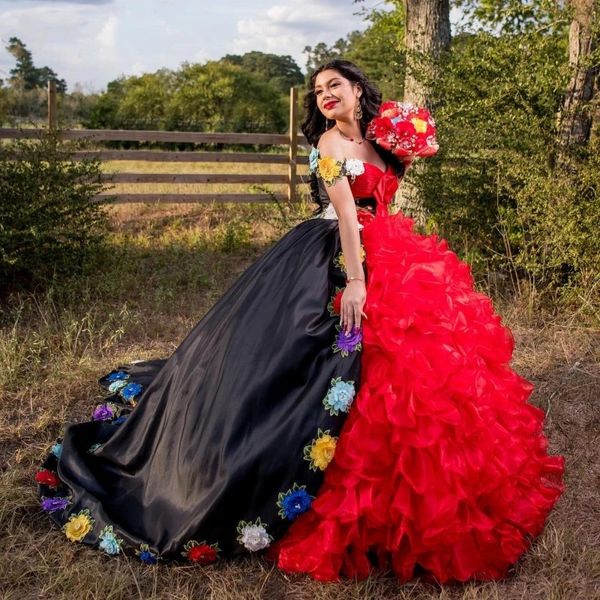 2023 Charro Noir Et Rouge Quinceanera Robes 3D Floral Applique Robes De Bal Robe De 15 Anos Girs 16 Anniversaire Porter