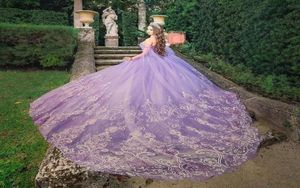 2023 Charro Mexicaanse Vestidos de 15 Anos Lilac Quinceanera -jurken met Cape Floral Applqiue Corset Sweet 16 Dress Abiti da Cerimon8179832