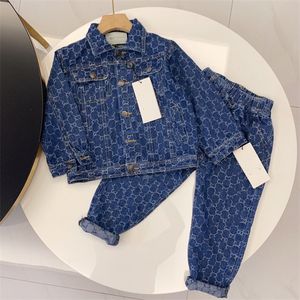 2023 Chándal para niños Moda Otoño / Invierno Conjunto Niñas Niños Chaqueta con capucha estampada y pantalones de chándal Conjunto de dos piezas Tamaño 90 cm-160 cm A26