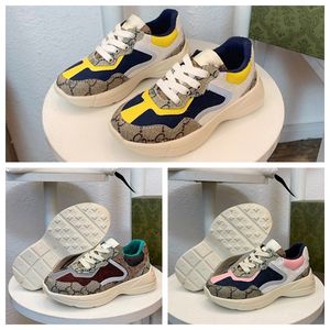 2023 Chunky Kids Shoes Outdoor Girls Boys Print Designer Luxury merk Vintage Dad Schoenen Ademboute jongens en meisjes Baby Fashion hardloopschoenen 26-35