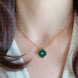 2023 Classique 4/Trèfle à Quatre Feuilles Pendentifs Colliers Nacre En Acier Inoxydable Plaqué 18K pour WomenGirl Saint Valentin Fiançailles Fête Des Mères Turquoise Bijoux D09