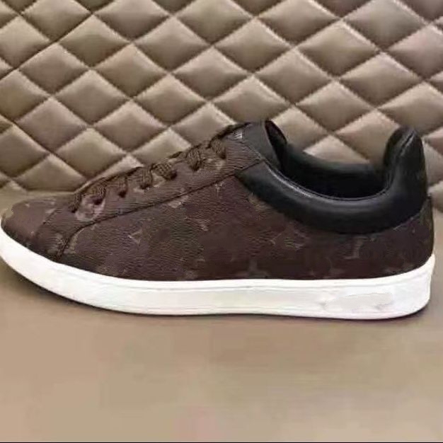 2023 scarpe da design classiche da uomo allacciato in modo nero marrone marrone stampato di lusso da maschi scarpe da ginnastica mjkmjkyh000005