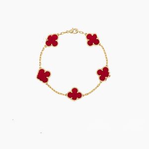 2023 Clover Quatre Bracelets de charme de mode de créateur pour filles femmes or Sier noir blanc rouge vert marque bracelet bijoux de fête de mariage