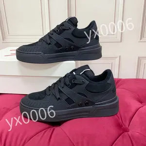 2023 Chaussures de conduite confortables Designer Casual Chaussures Femmes Hommes Mens Daily Lifestyle Skateboarding Chaussure Plate-forme à la mode Baskets de marche fd2301001