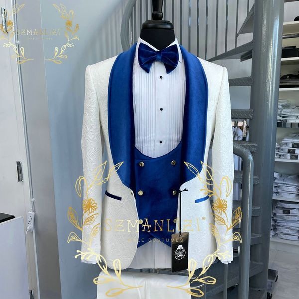 2023 Costume Homme Ivoire Floral Groom Tuxedos Bleu Royal Velours Châle Revers Garçons D'honneur Hommes De Mariage De Bal Costumes Veste Pantalon Gilet