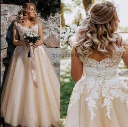2023 Country Garden Champagne A Line Wedding Dress Lace hacia atrás V Cuello Apliques Vestidos de novia Vestido de Novia