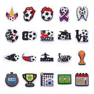 2023 Souvenir de dessin animé personnalisé PVC Designer chaussure charme équipe de Football logo jeux Croc charmes pour décoration de sabot