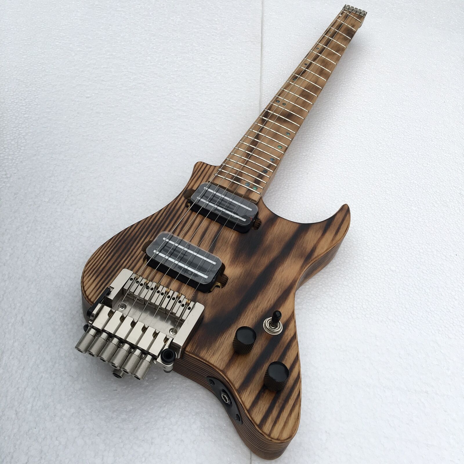 2023 Niestandardowa gitara elektryczna Najwyższa klasa Klasa Pieczona na głowę elektryczną gitarę Mapy Fabryka Fabryka Nowe Nowe