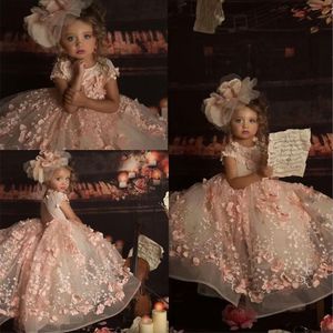 2023 Jolie Fille Pageant Robes Jewel Neck 3D Floral Appliqued Perlée Robes De Fille De Fleur Manches Courtes Dos Ouvert Balayage Train Robes D'anniversaire