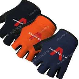 2023 Cycling Handschoenen Ineos Grenadier Team Men Bicycle Gel Half Finger Glove One Pair Grootte MXL Guante Ciclismo Gant Cyclisme 240402