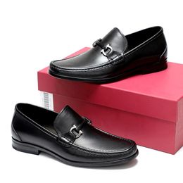 2023 Design Robe Chaussures Mode Hommes Noir Véritable Cuir Pointu Designer Hommes Affaires Oxfords Messieurs Voyage Marche Confort Décontracté