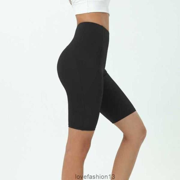 Diseñador Als Yoga Five point Barbie Shorts Thin Tight-fitting Stretch Leggings Mujeres usan pantalones de ciclismo Fitness