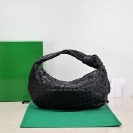 2023 Designer Bag designers de luxe sac à main Croissant fourre-tout en peau de mouton tressé Personnalité rétro Pochette à tricoter 6698