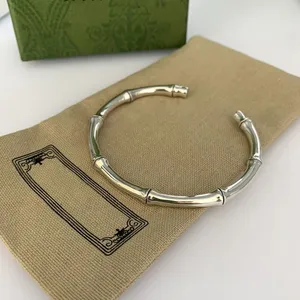 2023 Designer bracelet pour femmes New Fashion Love bracelet Marque Simple Lettres Diamant Lady bracelet Bijoux Oreille Stud-1