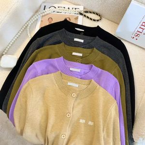 2023 Designer Cardigan Hommes Femmes Nouveau Pull Crew Neck Lettre Pulls imprimés à manches longues Pull de designer Femmes M Marque de luxe Vêtements Taille S-L Noir Violet