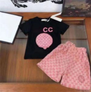 2023 designer Vêtements Ensembles enfants T-shirt blanc bule monogrammé le plus court mode British Luxury marque été trésors pour enfants et filles coton deux pièces chaud AAA