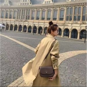 Manteau de styliste à carreaux européen et américain, faux deux Trenchs mi-longs amples pour femmes, à la mode, 2023
