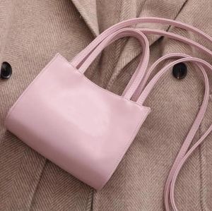 2023 Designer Crossbody Schoudertassen Zacht Leer Mini Medium Handtassen Dames Heren Luxe Tote Winkelen Roze Wit Geel Zilver Rood Pluizig Bruin Boekentassen Tas