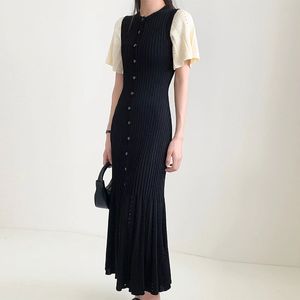 2023 Designer Dress Femmes Designer Vêtements Contraste À Manches Courtes Tempérament Long Creux Tricot Slim Fit Fishtail Français Robe Longues Robes pour Femmes