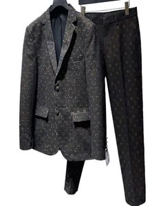 2023 Designer Fashion Men039S Suit Pak Coat Men039S Stylist Letter Borduurwerk Lange Mouw Plavee Party trouwjurkpak 1217688