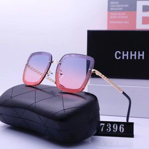 2023 Designer Fashion Sunscreen Lunettes de soleil de luxe pour hommes Femmes Plage Protection UV Lunettes polarisées Trendy Gift with Box Very Nice