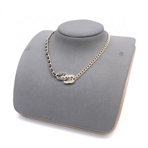 2023 Designer pour les femmes de luxe Pendentif Colliers en forme de coeur perle Choker or Collier lettre ccity classique bijoux Accessoires 3734