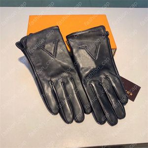 2023 Gants de designer Femmes Hiver Mitaines chaudes de luxe en cuir de mouton Gants pour hommes Lettre en relief classique Cinq doigts Gant Taille M L avec boîte