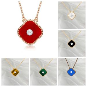 2023 Designer sieraden ketting luxe klaver ketting Pendan Mode Klassieke ketting voor dames Valentijnsdag Cadeau verlovingssieraden klaver ketting 5A met doos