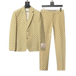 2023 Diseñador Carta en relieve Suits para hombre Blazers de boda Tuxedos Royal Blue Groomsmen Man Blazers Chaqueta excelente Pantalones de abrigo