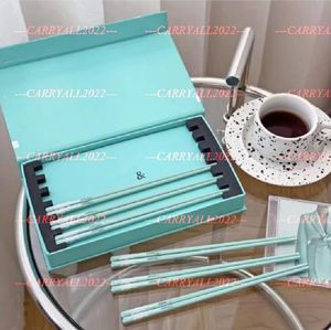 2023 Designer Luxury Blue Bone China Ceramic Chopsticks Huishoudelijk High-End Non-Slip hoogwaardige Net Red servies met cadeaubon TC5300795