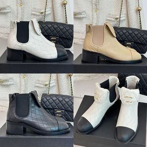 2023 Designer Luxe Pure Couleur Martin Bottines Femmes 100% Cuir Outdoor Party Diamond Cartable Boucles Boot Lady Mode Sexy Chaussures de confort à talon moyen Tailles 40